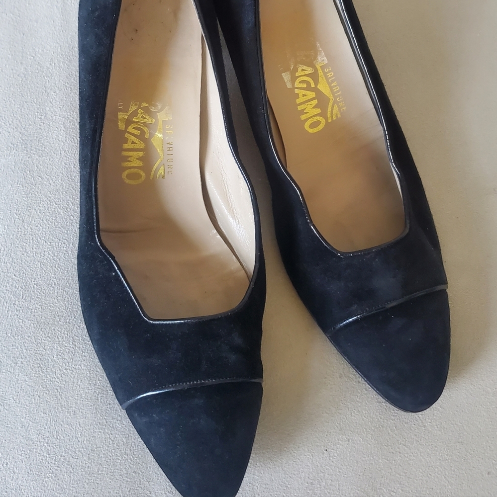 Ferragamo Black Suede 7B